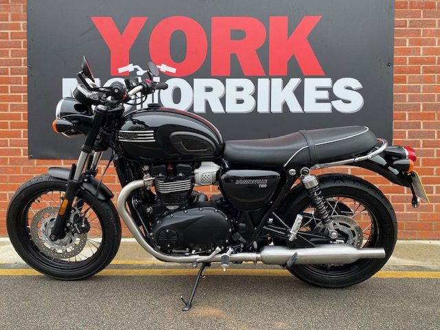 VO71XXM - Triumph Bonneville T100  